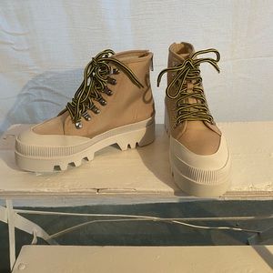 Steve Madden platform boots